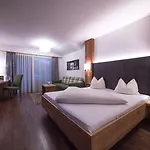 Alphof Hotel 4*
